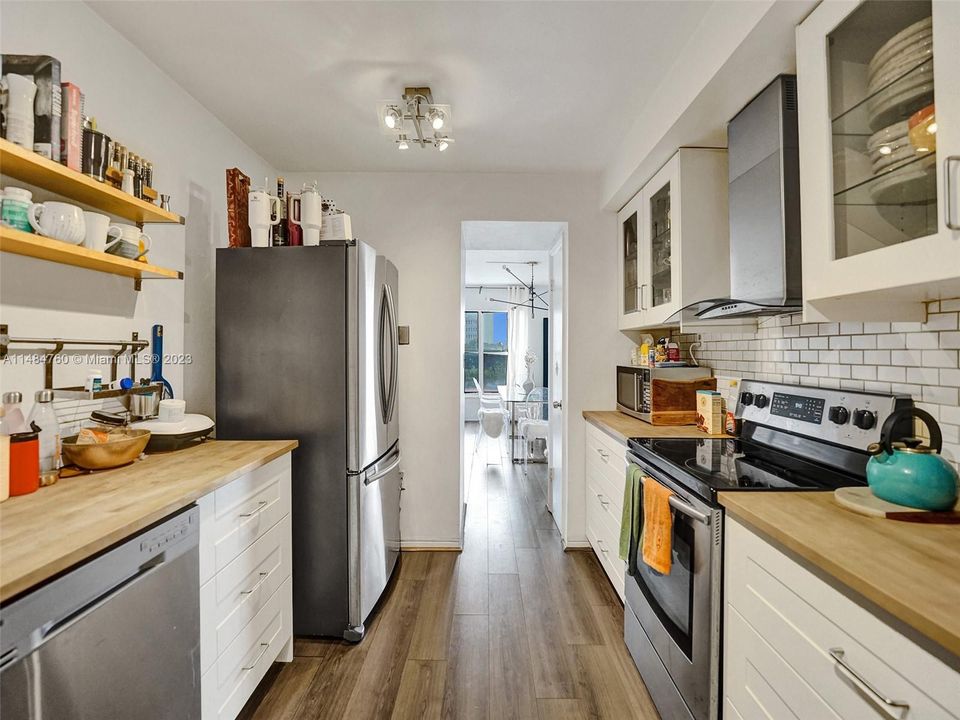 Vendido Recientemente: $395,000 (1 camas, 2 baños, 1275 Pies cuadrados)