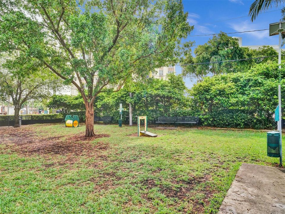 Vendido Recientemente: $395,000 (1 camas, 2 baños, 1275 Pies cuadrados)