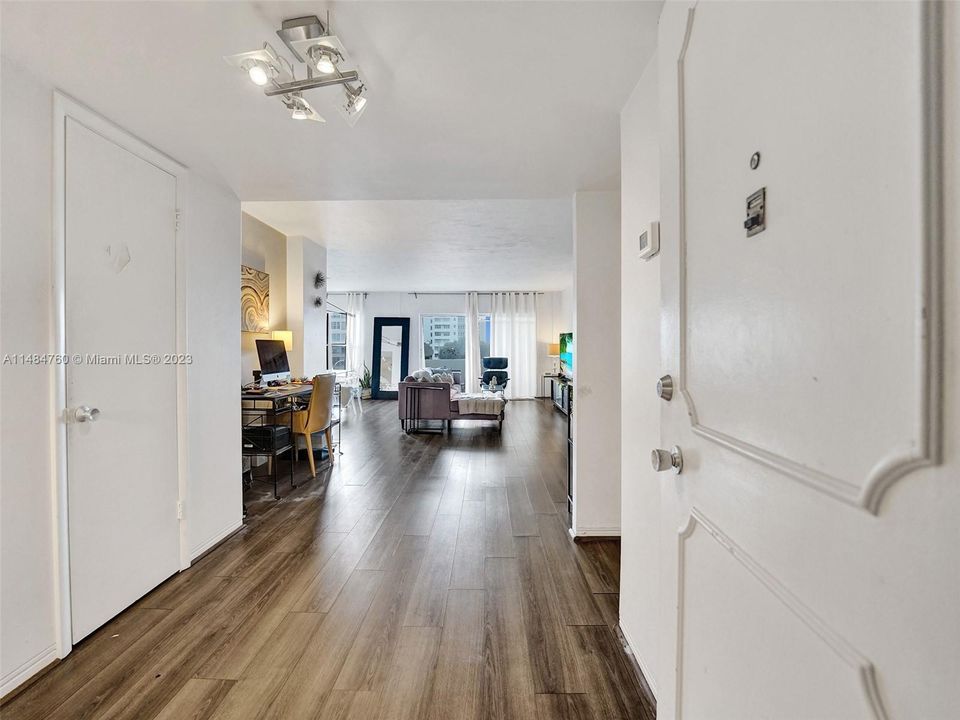 Vendido Recientemente: $395,000 (1 camas, 2 baños, 1275 Pies cuadrados)