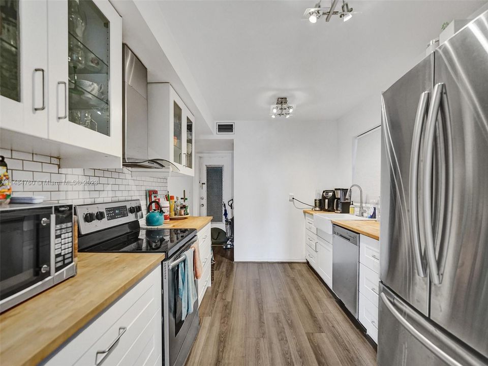 Vendido Recientemente: $395,000 (1 camas, 2 baños, 1275 Pies cuadrados)