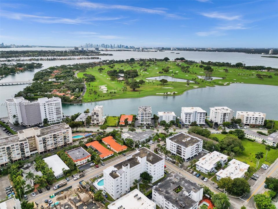 Vendido Recientemente: $395,000 (1 camas, 2 baños, 1275 Pies cuadrados)