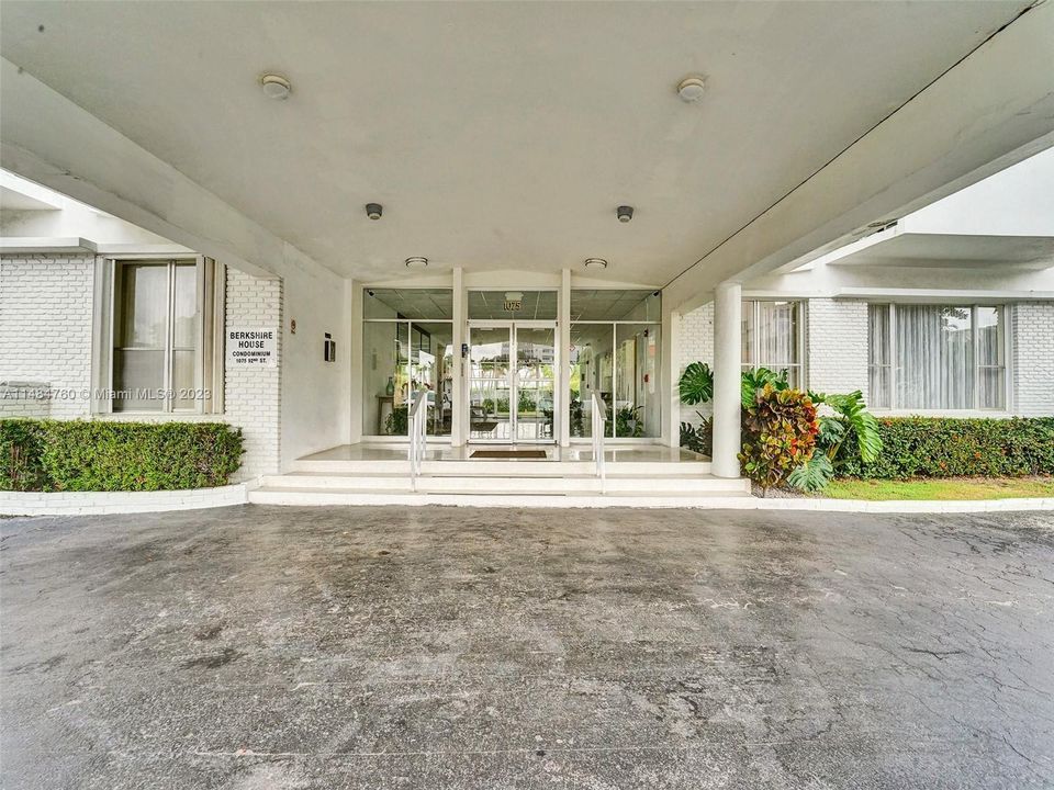 Vendido Recientemente: $395,000 (1 camas, 2 baños, 1275 Pies cuadrados)