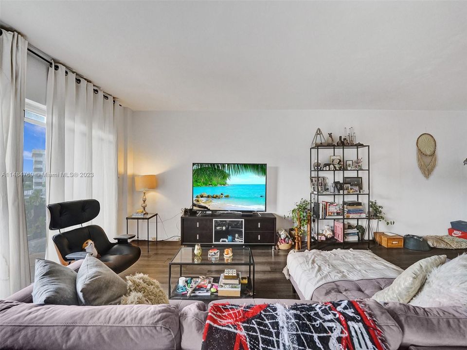 Vendido Recientemente: $395,000 (1 camas, 2 baños, 1275 Pies cuadrados)