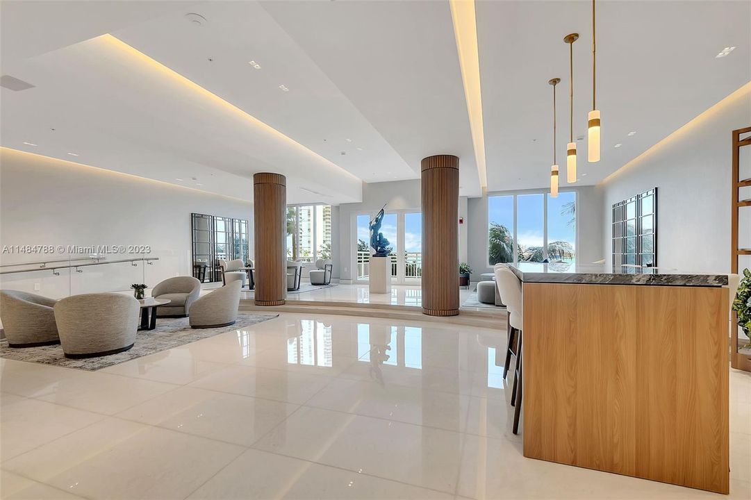 Recently Rented: $5,500 (2 beds, 2 baths, 1410 Square Feet)