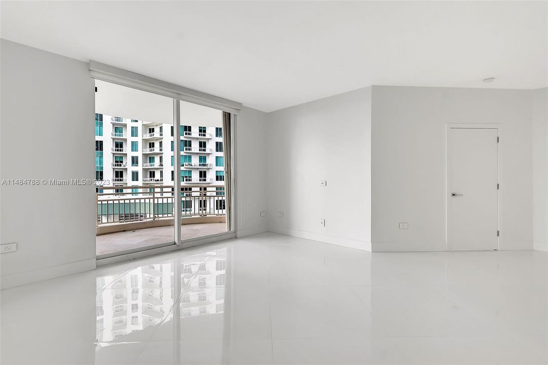 Recently Rented: $5,500 (2 beds, 2 baths, 1410 Square Feet)