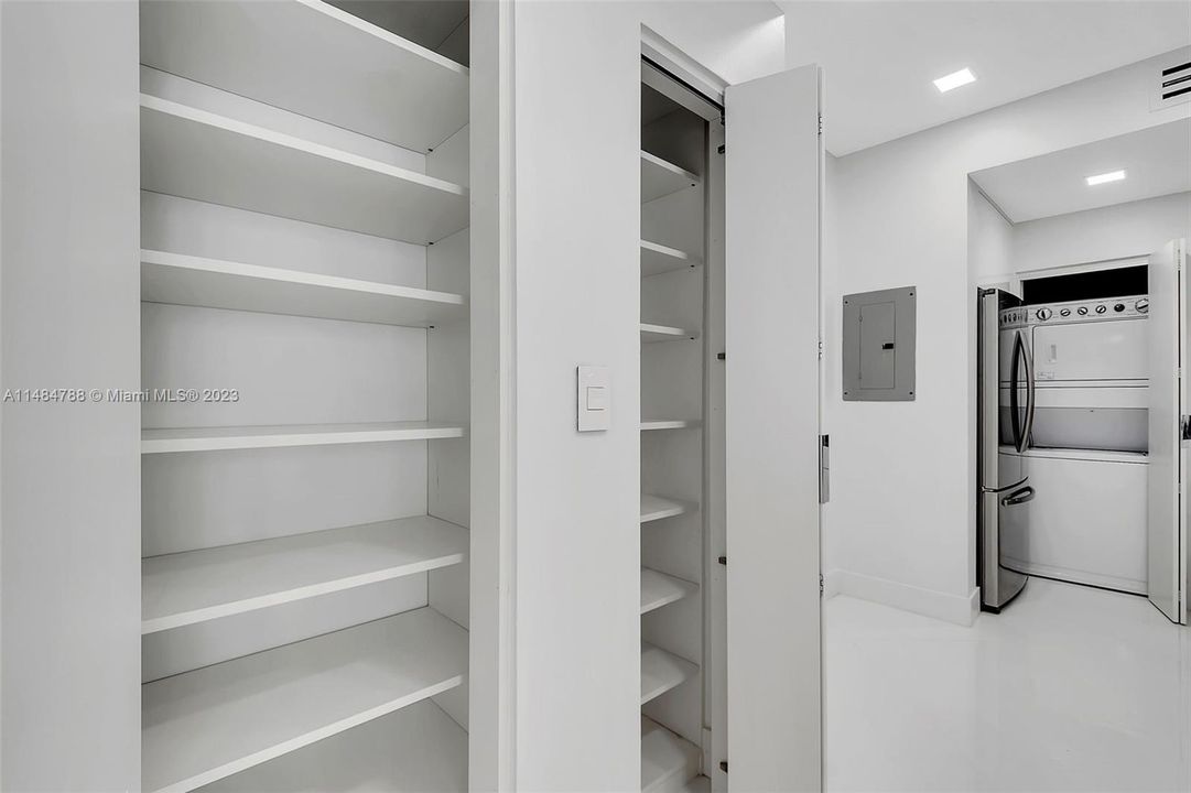 Recently Rented: $5,500 (2 beds, 2 baths, 1410 Square Feet)