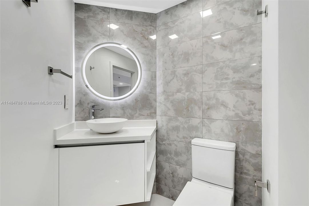 Recently Rented: $5,500 (2 beds, 2 baths, 1410 Square Feet)