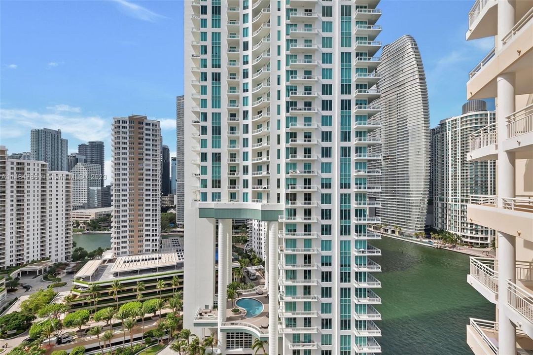 Recently Rented: $5,500 (2 beds, 2 baths, 1410 Square Feet)