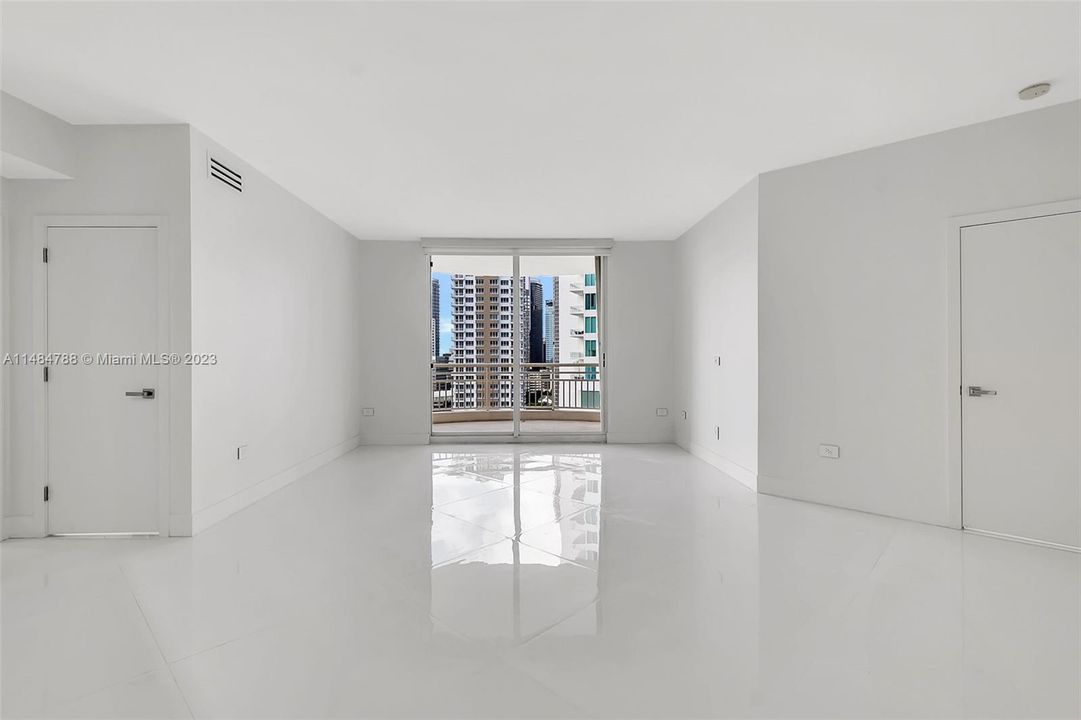 Recently Rented: $5,500 (2 beds, 2 baths, 1410 Square Feet)