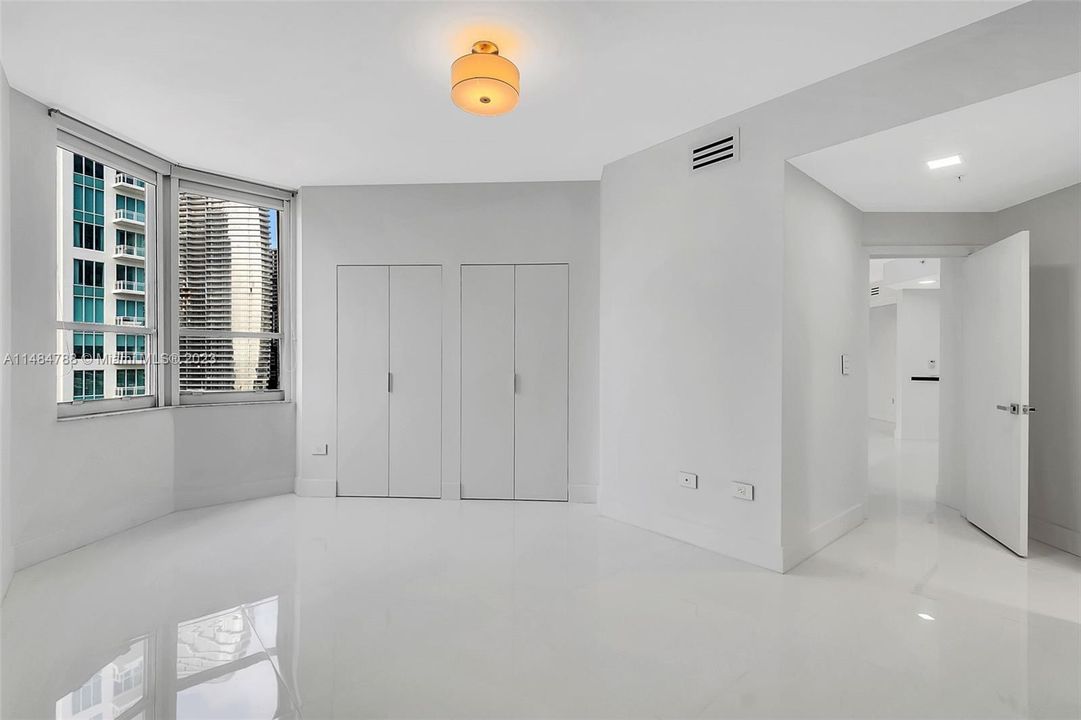 Recently Rented: $5,500 (2 beds, 2 baths, 1410 Square Feet)