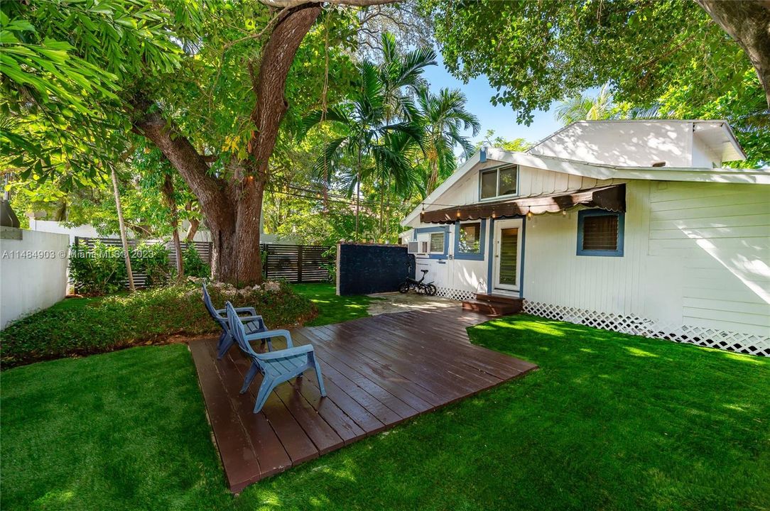 Recently Rented: $3,400 (1 beds, 1 baths, 672 Square Feet)