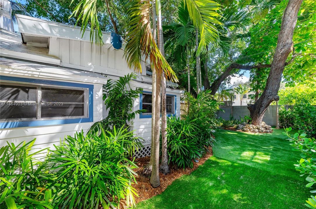 Recently Rented: $3,400 (1 beds, 1 baths, 672 Square Feet)