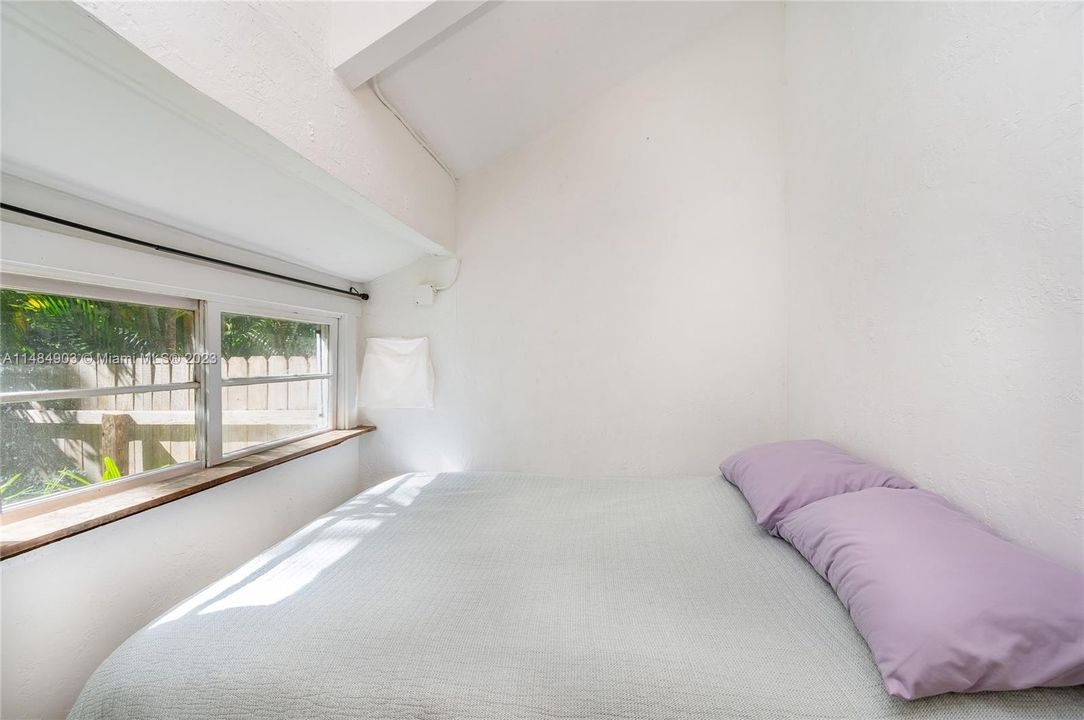 Recently Rented: $3,400 (1 beds, 1 baths, 672 Square Feet)