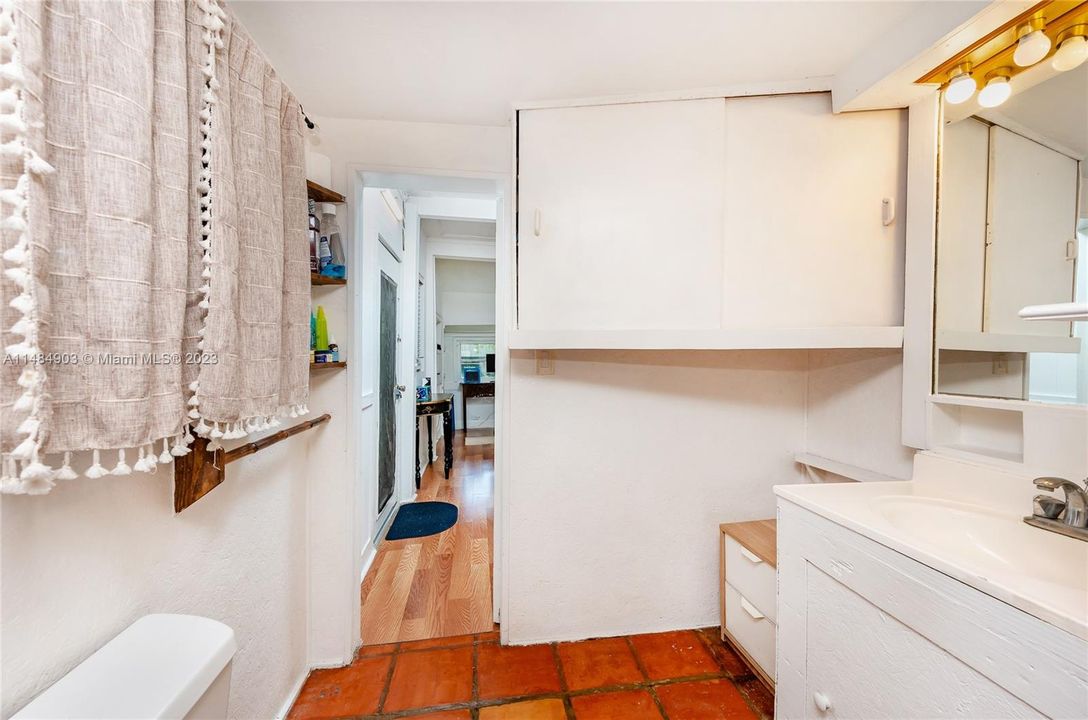 Recently Rented: $3,400 (1 beds, 1 baths, 672 Square Feet)