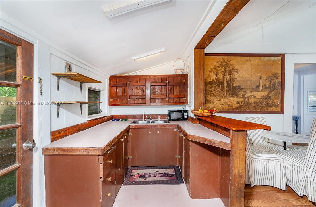 Recently Rented: $3,400 (1 beds, 1 baths, 672 Square Feet)