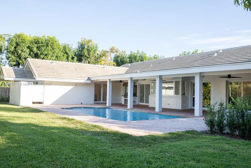 Vendido Recientemente: $1,589,000 (4 camas, 2 baños, 2691 Pies cuadrados)