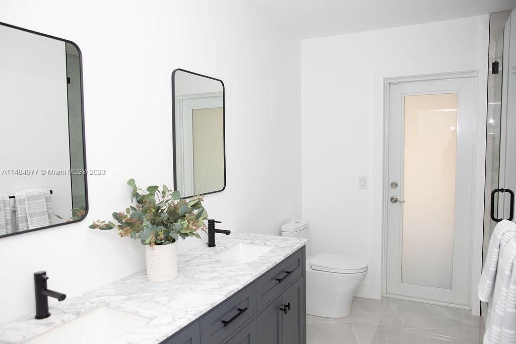 Vendido Recientemente: $1,589,000 (4 camas, 2 baños, 2691 Pies cuadrados)