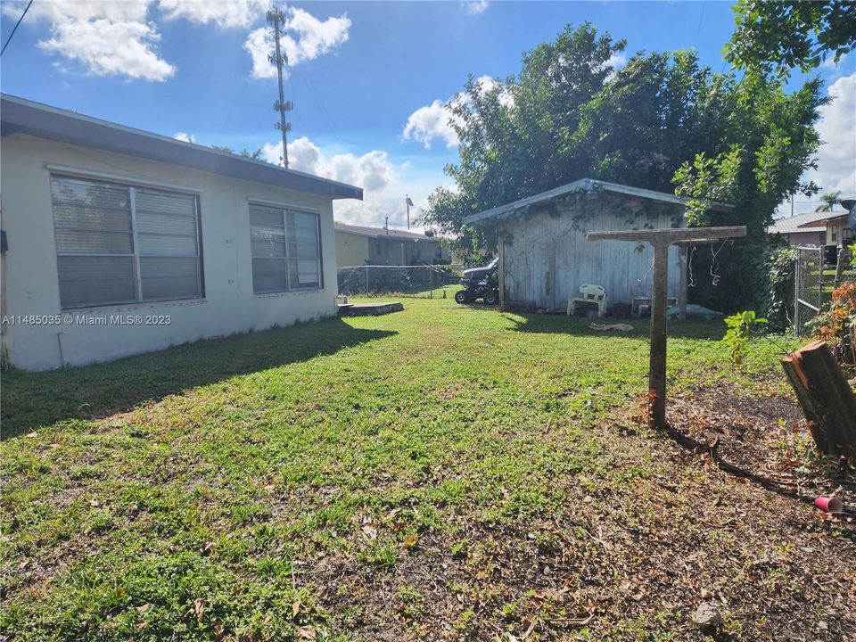 Recently Sold: $99,000 (3 beds, 2 baths, 1670 Square Feet)