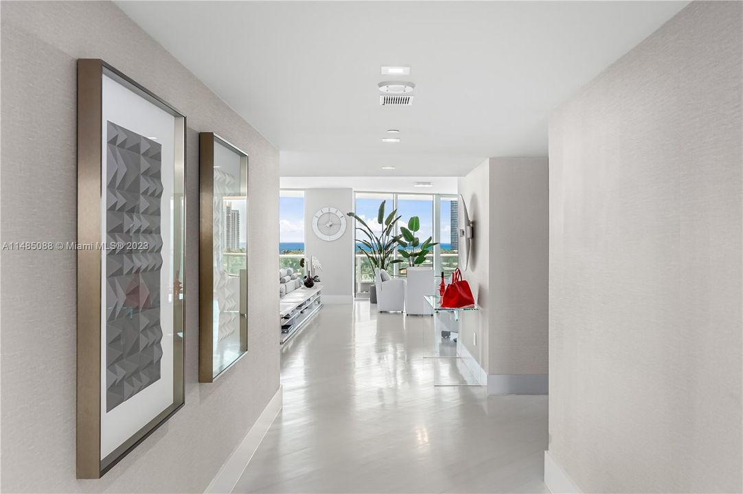 Recently Sold: $5,350,000 (4 beds, 6 baths, 5141 Square Feet)