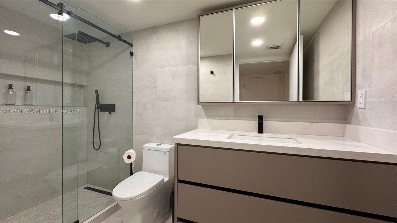 Недавно продано: $549,000 (1 спален, 2 ванн, 810 Квадратных фут)