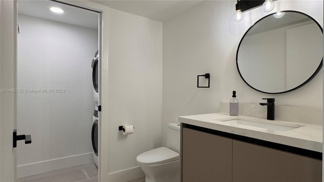 Недавно продано: $549,000 (1 спален, 2 ванн, 810 Квадратных фут)