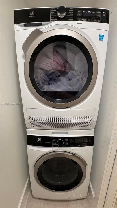 Недавно продано: $549,000 (1 спален, 2 ванн, 810 Квадратных фут)