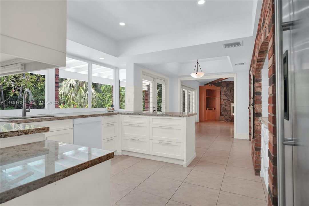 Recently Sold: $1,199,000 (4 beds, 2 baths, 2608 Square Feet)