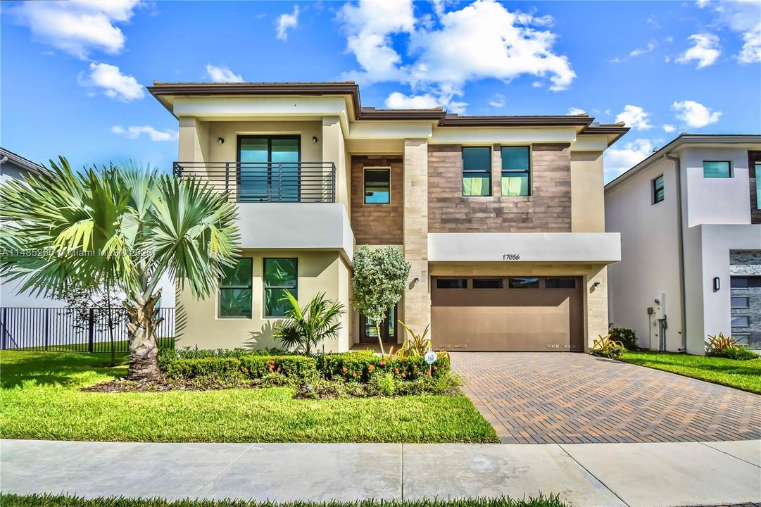 Recently Sold: $2,100,000 (5 beds, 7 baths, 4609 Square Feet)