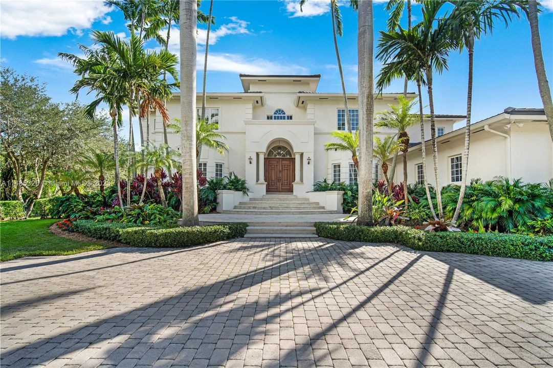 Недавно продано: $6,399,000 (5 спален, 5 ванн, 6634 Квадратных фут)