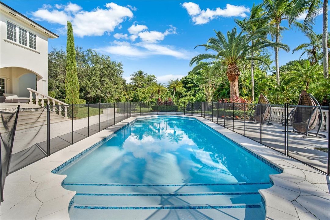 Недавно продано: $6,399,000 (5 спален, 5 ванн, 6634 Квадратных фут)