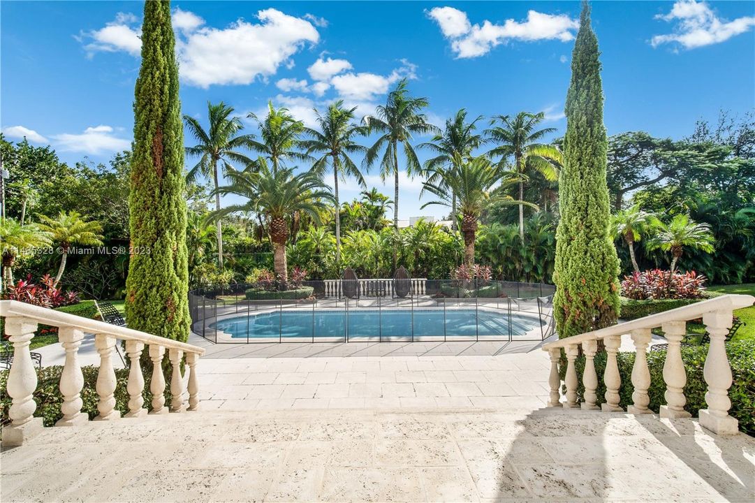 Недавно продано: $6,399,000 (5 спален, 5 ванн, 6634 Квадратных фут)