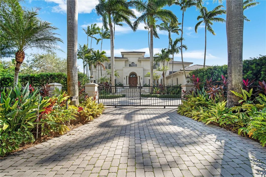 Недавно продано: $6,399,000 (5 спален, 5 ванн, 6634 Квадратных фут)