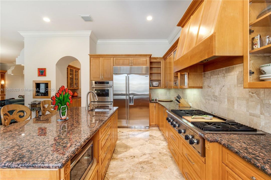 Недавно продано: $6,399,000 (5 спален, 5 ванн, 6634 Квадратных фут)