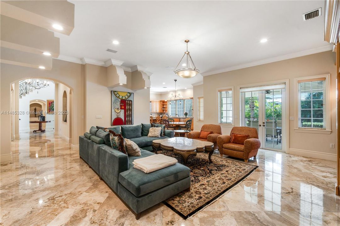 Недавно продано: $6,399,000 (5 спален, 5 ванн, 6634 Квадратных фут)