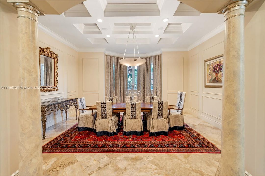 Недавно продано: $6,399,000 (5 спален, 5 ванн, 6634 Квадратных фут)