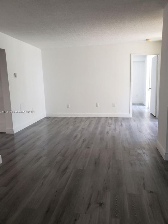 Недавно продано: $295,000 (2 спален, 2 ванн, 898 Квадратных фут)