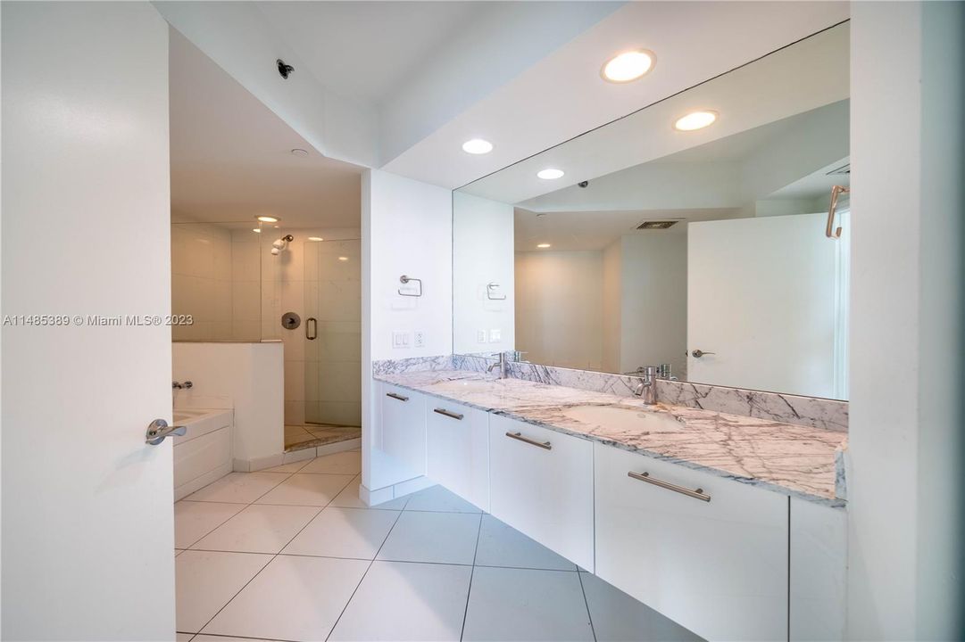 Недавно продано: $699,000 (2 спален, 2 ванн, 1200 Квадратных фут)