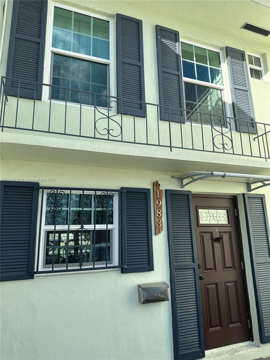 Recently Rented: $3,200 (2 beds, 2 baths, 1444 Square Feet)