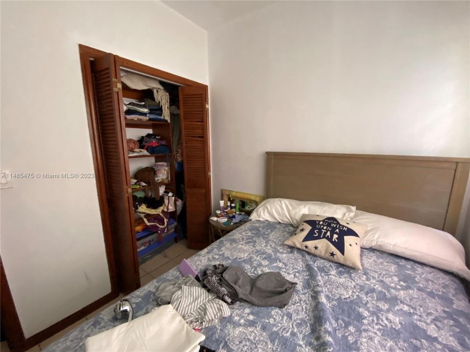 Recently Sold: $4,175,000 (4 beds, 3 baths, 2363 Square Feet)