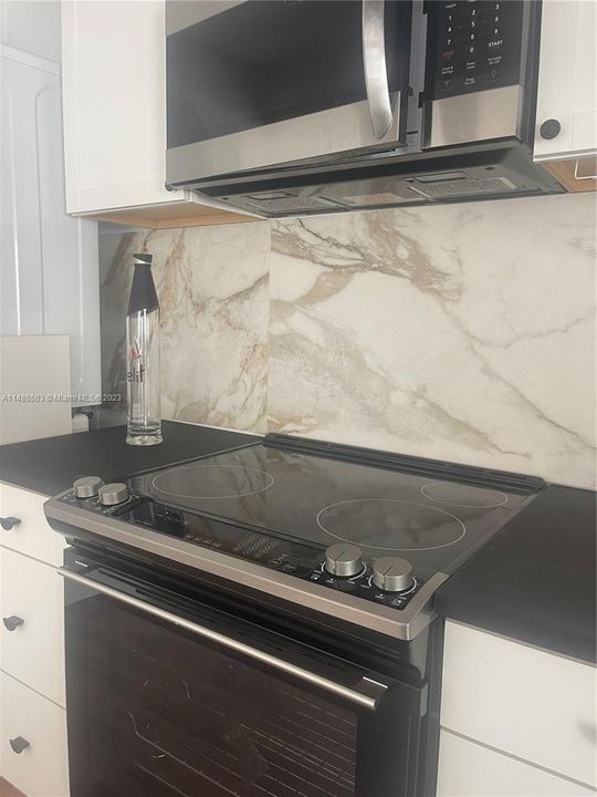 Recently Rented: $2,500 (2 beds, 2 baths, 1100 Square Feet)