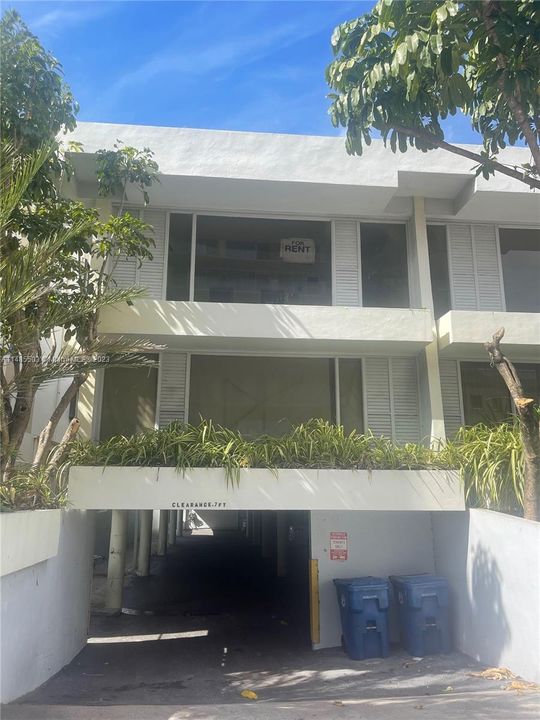 Recently Rented: $2,500 (2 beds, 2 baths, 1100 Square Feet)