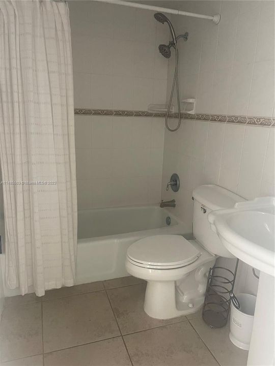 Recently Rented: $2,500 (2 beds, 2 baths, 1100 Square Feet)