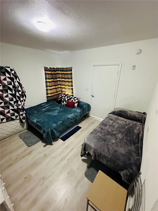 For Sale: $236,900 (1 beds, 1 baths, 601 Square Feet)