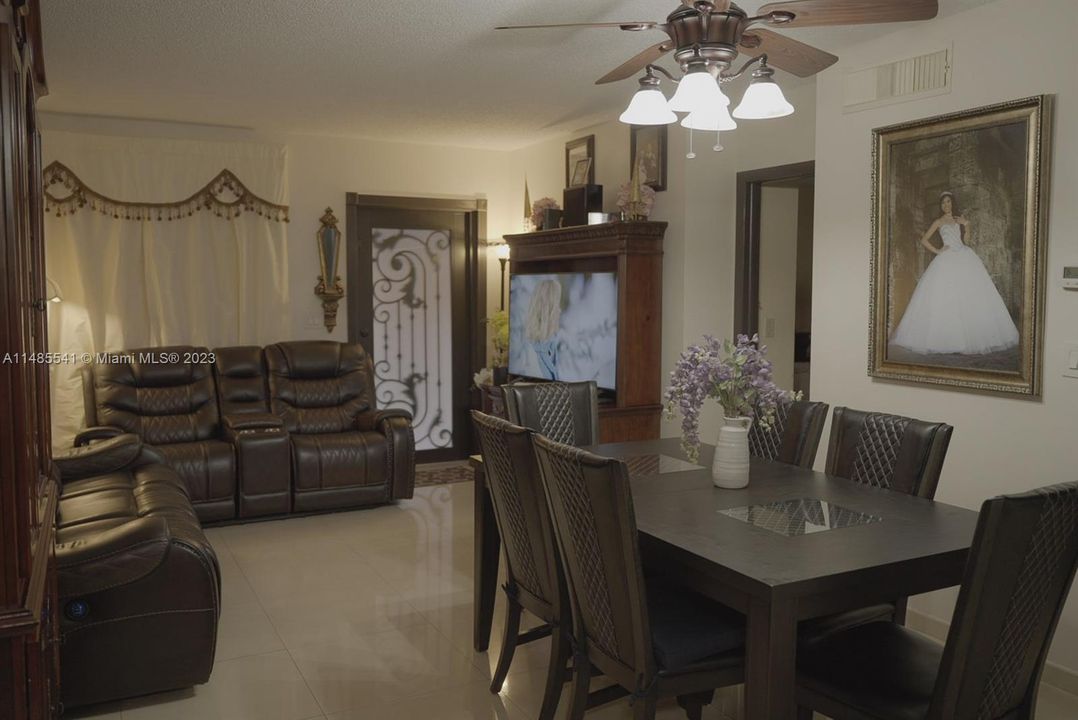 Недавно арендовано: $2,700 (2 спален, 2 ванн, 803 Квадратных фут)