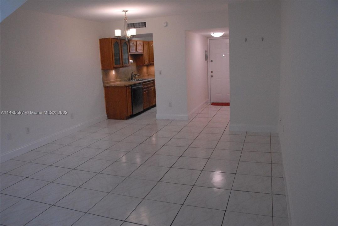 Недавно арендовано: $1,995 (1 спален, 1 ванн, 1000 Квадратных фут)