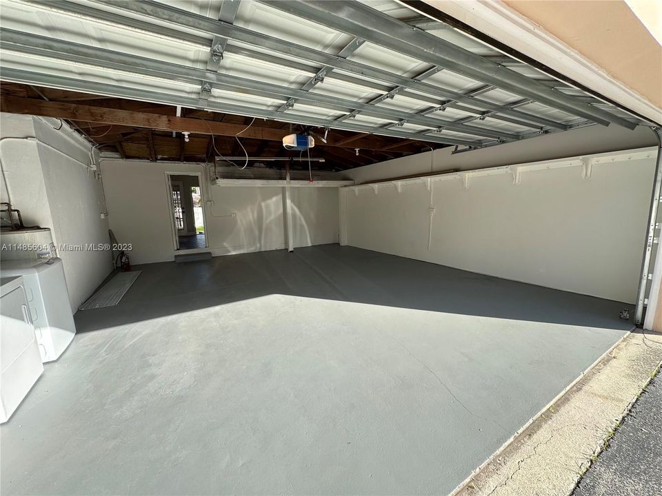 Recently Rented: $3,600 (4 beds, 2 baths, 1667 Square Feet)