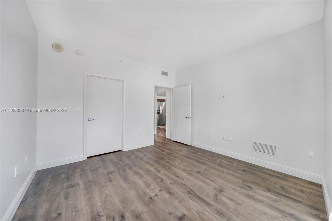 Recently Sold: $485,000 (1 beds, 1 baths, 838 Square Feet)