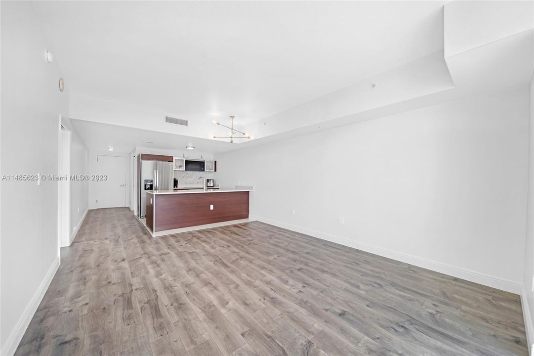 Recently Sold: $485,000 (1 beds, 1 baths, 838 Square Feet)