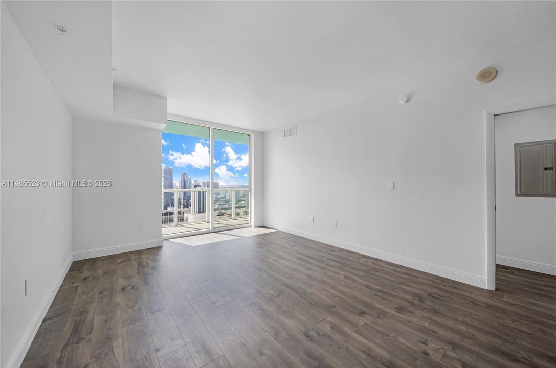 Recently Sold: $485,000 (1 beds, 1 baths, 838 Square Feet)