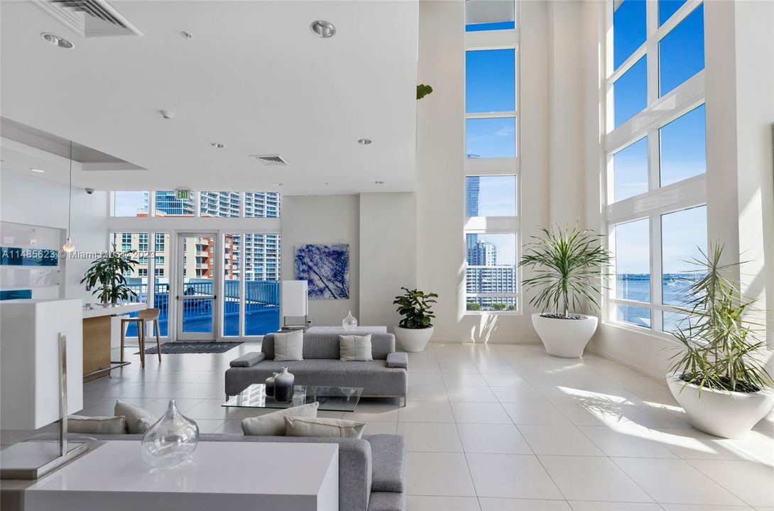 Recently Sold: $485,000 (1 beds, 1 baths, 838 Square Feet)